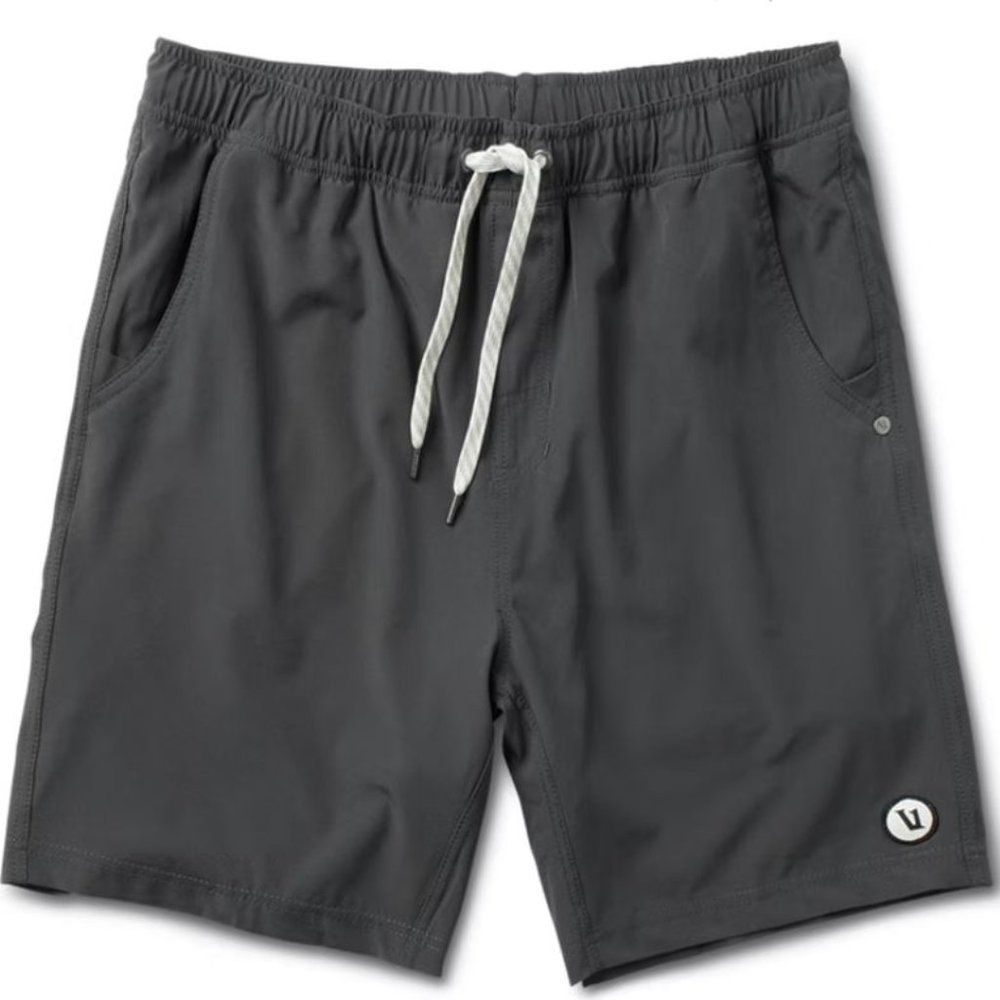 Vuori Kore short Charcoal 7.5 inseam size Large with liner